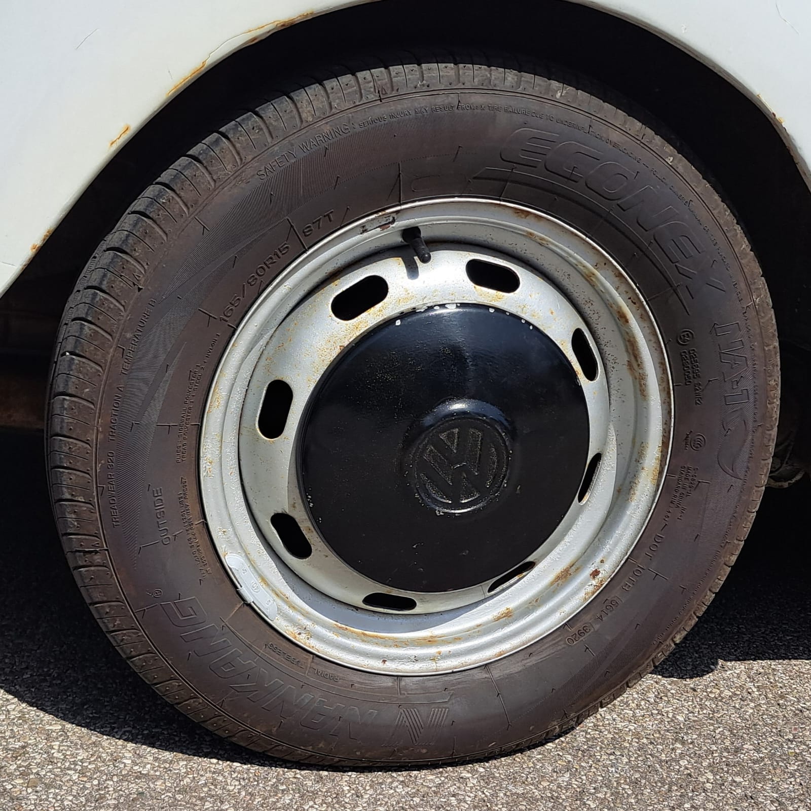 Hochzeitsauto weiß VW-Käfer Radkappe schwarz Alexander Redl